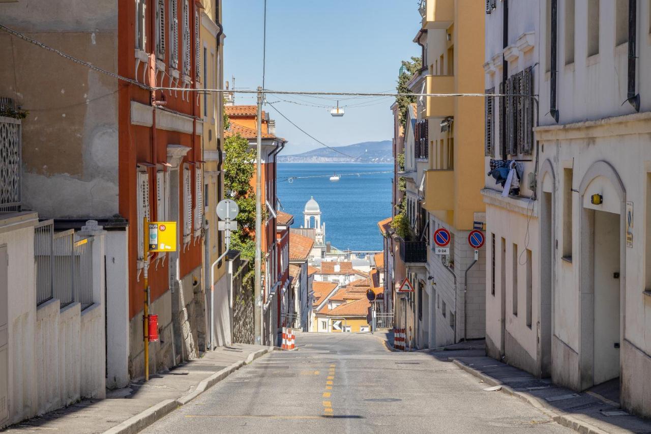 Zola, Charme E Vista Nel Cuore Di Τεργέστη Εξωτερικό φωτογραφία