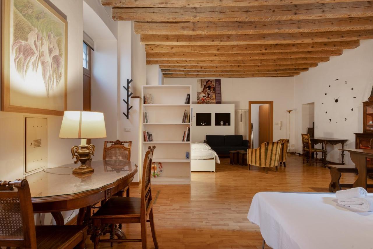 Zola, Charme E Vista Nel Cuore Di Τεργέστη Εξωτερικό φωτογραφία